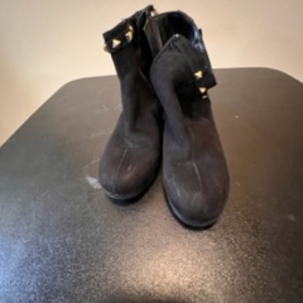 Michael Kors size 2 black wedge suede ankle boots
